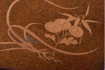 アンティーク雑貨　古民具　外箱付き　椿・梅・水仙の蒔絵が美しい四段重箱(お重)(R-036534)