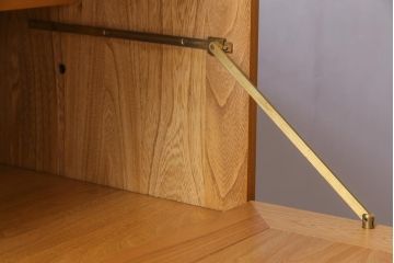 ヴィンテージ家具　イギリス家具　ERCOL(アーコール)　柔らかな雰囲気を醸し出す北欧スタイルのキャビネット(収納棚、サイドボード、戸棚、ビンテージ)(R-036539)