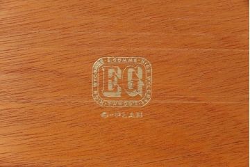 ビンテージ家具　イギリスヴィンテージ　G-PLAN(ジープラン)　Quadrille(クヮドリール)　柔らかな木色のチーク材製ドレッサー(サイドボード)