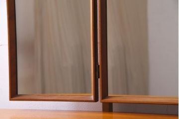 ビンテージ家具　イギリスヴィンテージ　G-PLAN(ジープラン)　Quadrille(クヮドリール)　柔らかな木色のチーク材製ドレッサー(サイドボード)