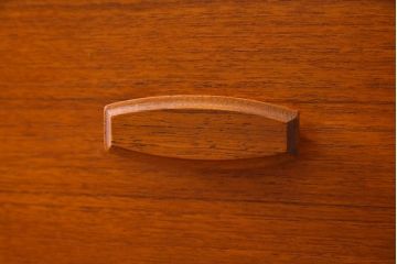 ビンテージ家具　イギリスヴィンテージ　G-PLAN(ジープラン)　Quadrille(クヮドリール)　柔らかな木色のチーク材製ドレッサー(サイドボード)
