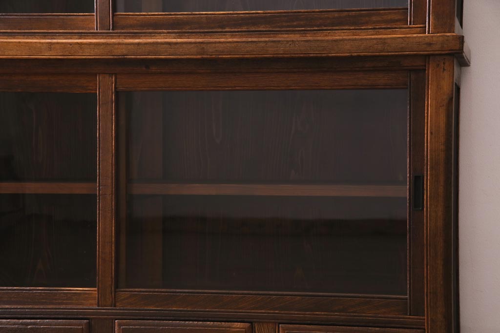 アンティーク家具　大正昭和初期　栓材　大正ロマン薫るノスタルジックな重ねキャビネット(収納棚、戸棚、食器棚、ショーケース)