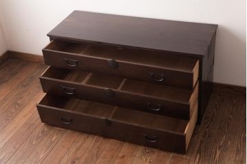 アンティーク家具　引き出し3段　前面ケヤキ材　天板リメイク　丸金具の意匠が上品な二本松箪笥(ローボード、アンティークチェスト、テレビ台)