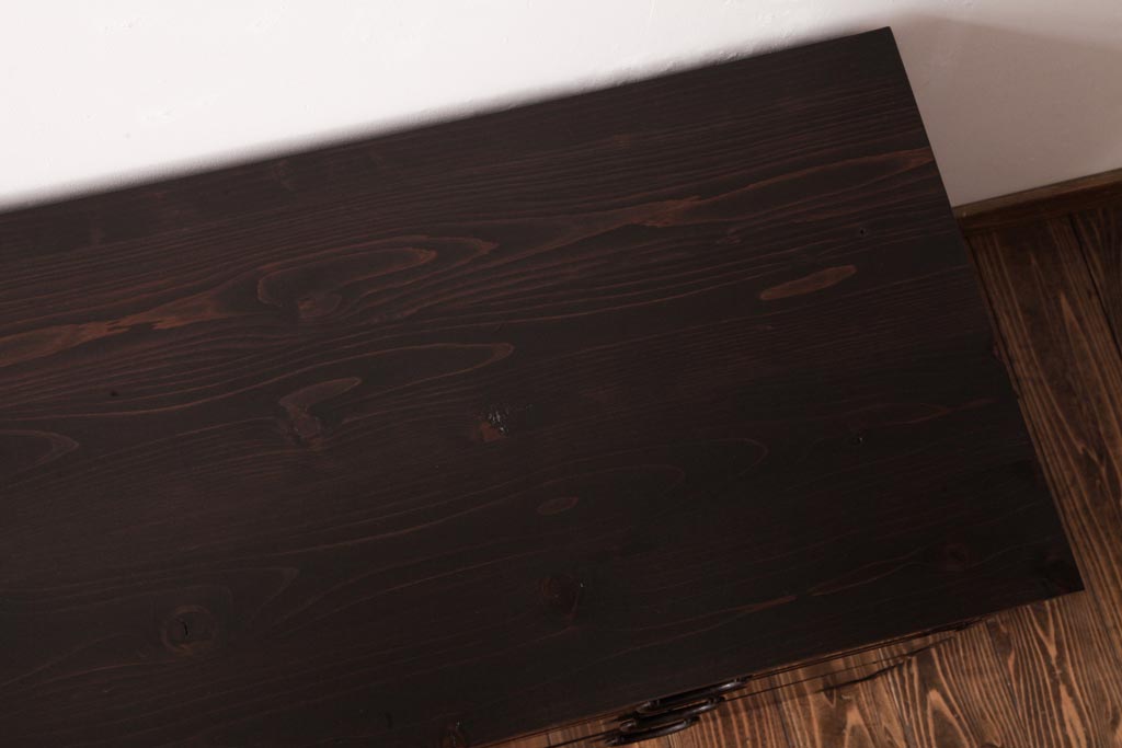 アンティーク家具　引き出し3段　前面ケヤキ材　天板リメイク　丸金具の意匠が上品な二本松箪笥(ローボード、アンティークチェスト、テレビ台)