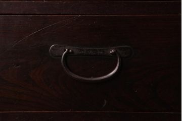 アンティーク家具　引き出し3段　前面ケヤキ材　天板リメイク　丸金具の意匠が上品な二本松箪笥(ローボード、アンティークチェスト、テレビ台)