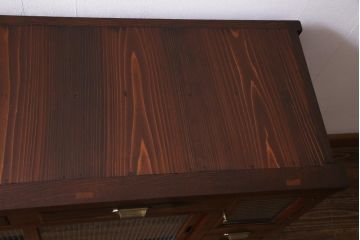 アンティーク家具　前面黒柿・ケヤキ材　モールガラスがレトロなキャビネット(収納棚、戸棚)