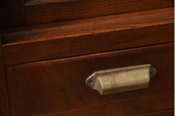 アンティーク家具　前面黒柿・ケヤキ材　モールガラスがレトロなキャビネット(収納棚、戸棚)