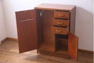 ヴィンテージ家具　北欧家具　G-PLAN(ジープラン)　Brandon(ブランドン)　ハンガー掛け付き　オーク材製のスモールワードローブ(ビンテージ)(R-036551)
