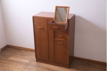 ヴィンテージ家具　北欧家具　G-PLAN(ジープラン)　Brandon(ブランドン)　ハンガー掛け付き　オーク材製のスモールワードローブ(ビンテージ)(R-036551)
