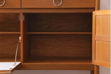 ヴィンテージ家具　北欧家具　チーク材　モダンなデザインがお洒落なサイドボード(収納棚、ビンテージ)