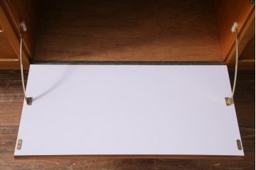 ヴィンテージ家具　北欧家具　チーク材　モダンなデザインがお洒落なサイドボード(収納棚、ビンテージ)