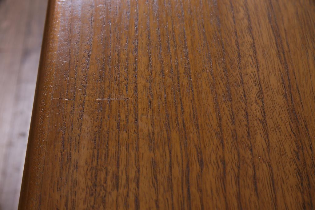 ヴィンテージ家具　北欧家具　チーク材　モダンなデザインがお洒落なサイドボード(収納棚、ビンテージ)