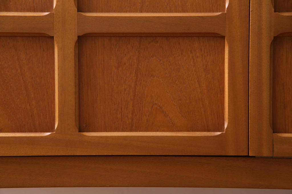 ヴィンテージ家具　北欧家具　チーク材　モダンなデザインがお洒落なサイドボード(収納棚、ビンテージ)