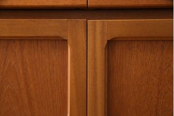 ヴィンテージ家具　北欧家具　チーク材　モダンなデザインがお洒落なサイドボード(収納棚、ビンテージ)