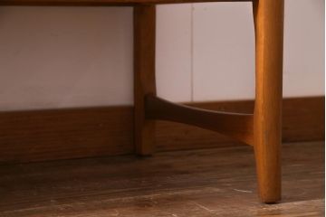 ヴィンテージ家具　北欧家具　チーク材　モダンなデザインがお洒落なサイドボード(収納棚、ビンテージ)