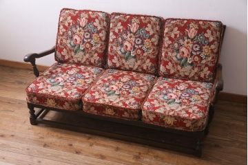 ヴィンテージ家具　イギリスビンテージ　ERCOL(アーコール)　クラシカルな3人掛けソファ(アームソファ)