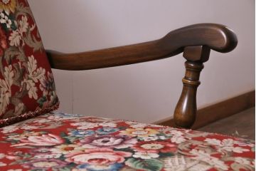 ヴィンテージ家具　イギリスビンテージ　ERCOL(アーコール)　クラシカルな3人掛けソファ(アームソファ)
