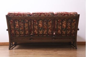 ヴィンテージ家具　イギリスビンテージ　ERCOL(アーコール)　クラシカルな3人掛けソファ(アームソファ)