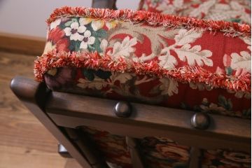 ヴィンテージ家具　イギリスビンテージ　ERCOL(アーコール)　クラシカルな3人掛けソファ(アームソファ)