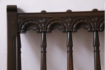 ヴィンテージ家具　イギリスビンテージ　ERCOL(アーコール)　クラシカルな3人掛けソファ(アームソファ)