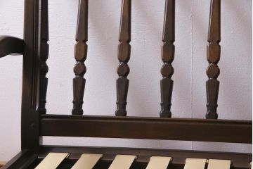 ヴィンテージ家具　イギリスビンテージ　ERCOL(アーコール)　クラシカルな3人掛けソファ(アームソファ)