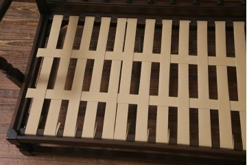 ヴィンテージ家具　イギリスビンテージ　ERCOL(アーコール)　クラシカルな3人掛けソファ(アームソファ)