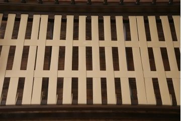 ヴィンテージ家具　イギリスビンテージ　ERCOL(アーコール)　クラシカルな3人掛けソファ(アームソファ)