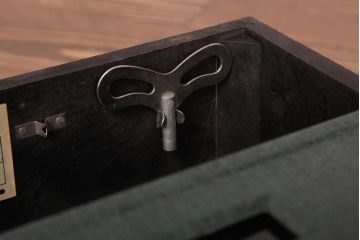 アンティーク雑貨　昭和レトロ　SEIKO(セイコー)　カレンダー付き　手巻き式　30DAY　レトロな色合いの掛時計(柱時計、振り子時計)(R-036559)