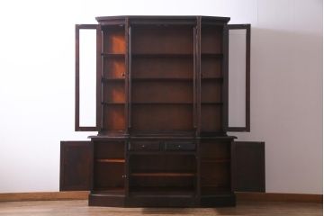 中古　北海道民芸家具　OM151　重厚感と気品漂う飾り棚(食器棚、キャビネット)(定価約79万円)(R-036561)