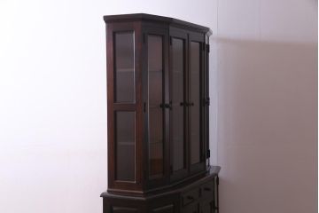 中古　北海道民芸家具　OM151　重厚感と気品漂う飾り棚(食器棚、キャビネット)(定価約79万円)(R-036561)