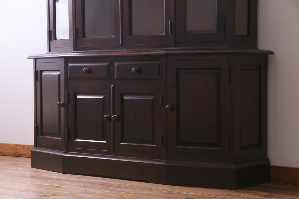 中古　北海道民芸家具　OM151　重厚感と気品漂う飾り棚(食器棚、キャビネット)(定価約79万円)(R-036561)