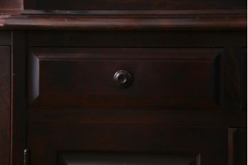 中古　北海道民芸家具　OM151　重厚感と気品漂う飾り棚(食器棚、キャビネット)(定価約79万円)(R-036561)