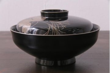 昭和期　輪島塗　涛華堂　八井珠蔵　黒塗銀地秋草描金　蒔絵　木製盛器・箱付き(菓子鉢、漆器)(R-036565)