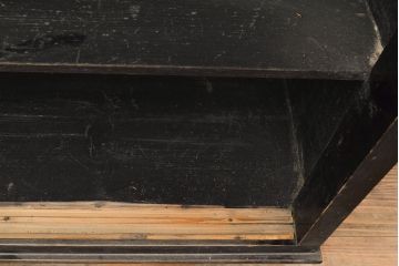 アンティーク家具　シックな黒塗りサイドボード(飾り棚)(R-036572)