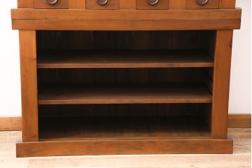 和製アンティーク　凝ったつくりが随所に見られる上質な四尺京水屋箪笥(4尺水屋箪笥、収納棚、キャビネット)(R-036574)