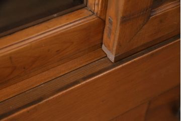 和製アンティーク　凝ったつくりが随所に見られる上質な四尺京水屋箪笥(4尺水屋箪笥、収納棚、キャビネット)(R-036574)