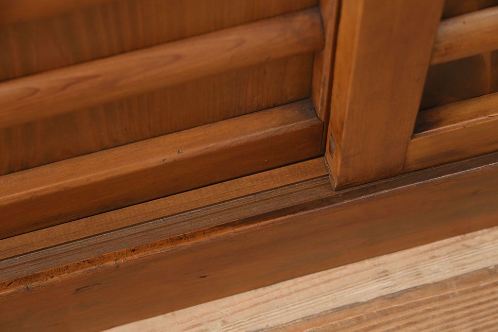 和製アンティーク　凝ったつくりが随所に見られる上質な四尺京水屋箪笥(4尺水屋箪笥、収納棚、キャビネット)(R-036574)