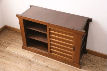 和製アンティーク　明るい木色と横桟が上品な雰囲気を醸し出す四尺京水屋収納棚(4尺水屋箪笥、リビングボード、キャビネット)(R-036576)