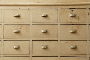 レトロ家具　昭和レトロなペイントキャビネット(引き出し、収納棚)(R-036577)