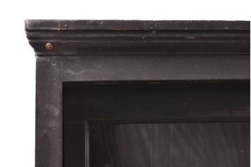 アンティーク家具　ゆらゆらガラス　シックな黒塗りサイドボード(飾り棚)(R-036581)