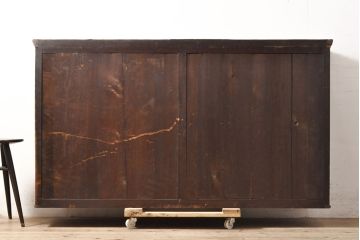 アンティーク家具　ゆらゆらガラス　シックな黒塗りサイドボード(飾り棚)(R-036581)