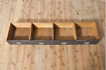アンティーク家具　ゆらゆらガラス　シックな黒塗りサイドボード(飾り棚)(R-36582)