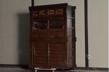 アンティーク家具　和空間を盛り上げる四尺水屋箪笥(キャビネット、食器棚、収納棚)(R-036583)