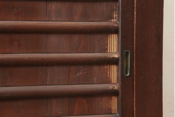アンティーク家具　四尺　透かしと横桟引き戸が魅力の水屋箪笥(キャビネット、食器棚、収納棚)(R-036586)