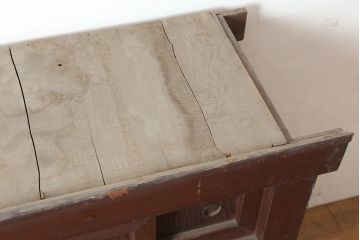 アンティーク家具　四尺　透かしの引き戸が魅力の水屋箪笥サイドボード(テレビ台)(R-036587)