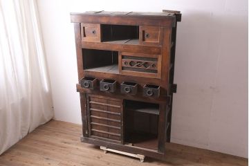 アンティーク家具　明治期　木味が魅力の四尺水屋箪笥(キャビネット、食器棚、収納棚)(R-036592)