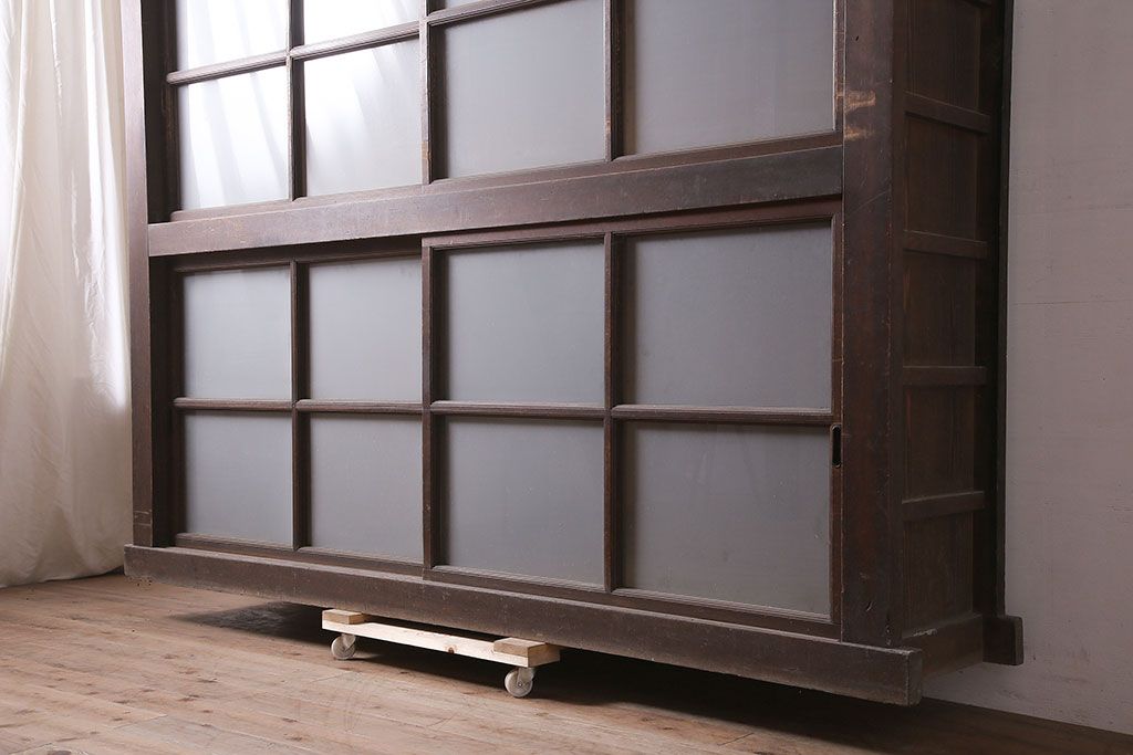 アンティーク家具　一本物　すりガラス　大型サイズのレトロなキャビネット(収納棚)(R-036597)