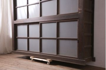 アンティーク家具　一本物　すりガラス　大型サイズのレトロなキャビネット(収納棚)(R-036597)