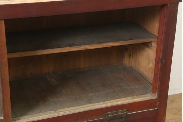 和製アンティーク　大正期　漆塗り　金具付き水屋キャビネット・重ね(戸棚、水屋箪笥、収納棚)(R-036614)