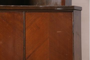 アンティーク家具　昭和中期　ダイヤガラス　ノスタルジックな雰囲気漂うコーナーキャビネット(コーナーシェルフ、戸棚、収納棚)(R-036620)